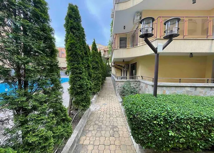 Modern With Pool & Balcony By Flat Mаnаger Lejlighed